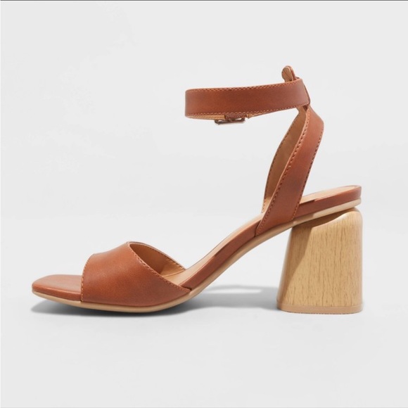 NWT UNIVERSAL THREAD heels - Picture 2 of 8